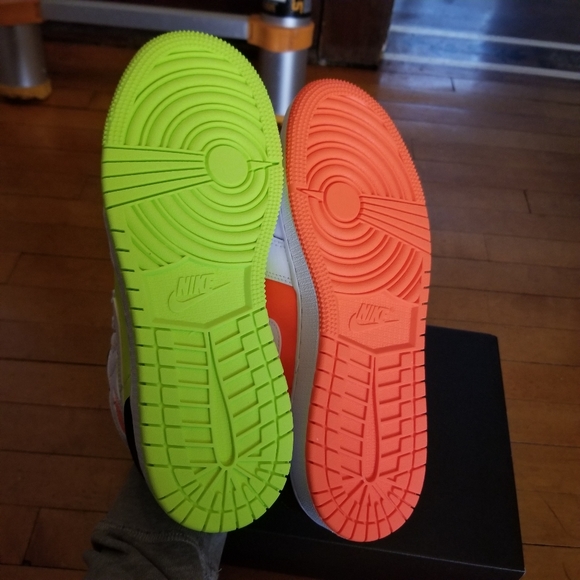 SOLD⚡Brand new Air Jordan 1 Mid GS Notebook in 4Y/5.5W - Picture 3 of 5